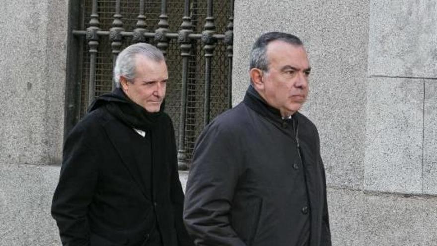 Daniel Gil (izda) y Roberto López antes de una de sus comparecencias en la Audiencia Nacional