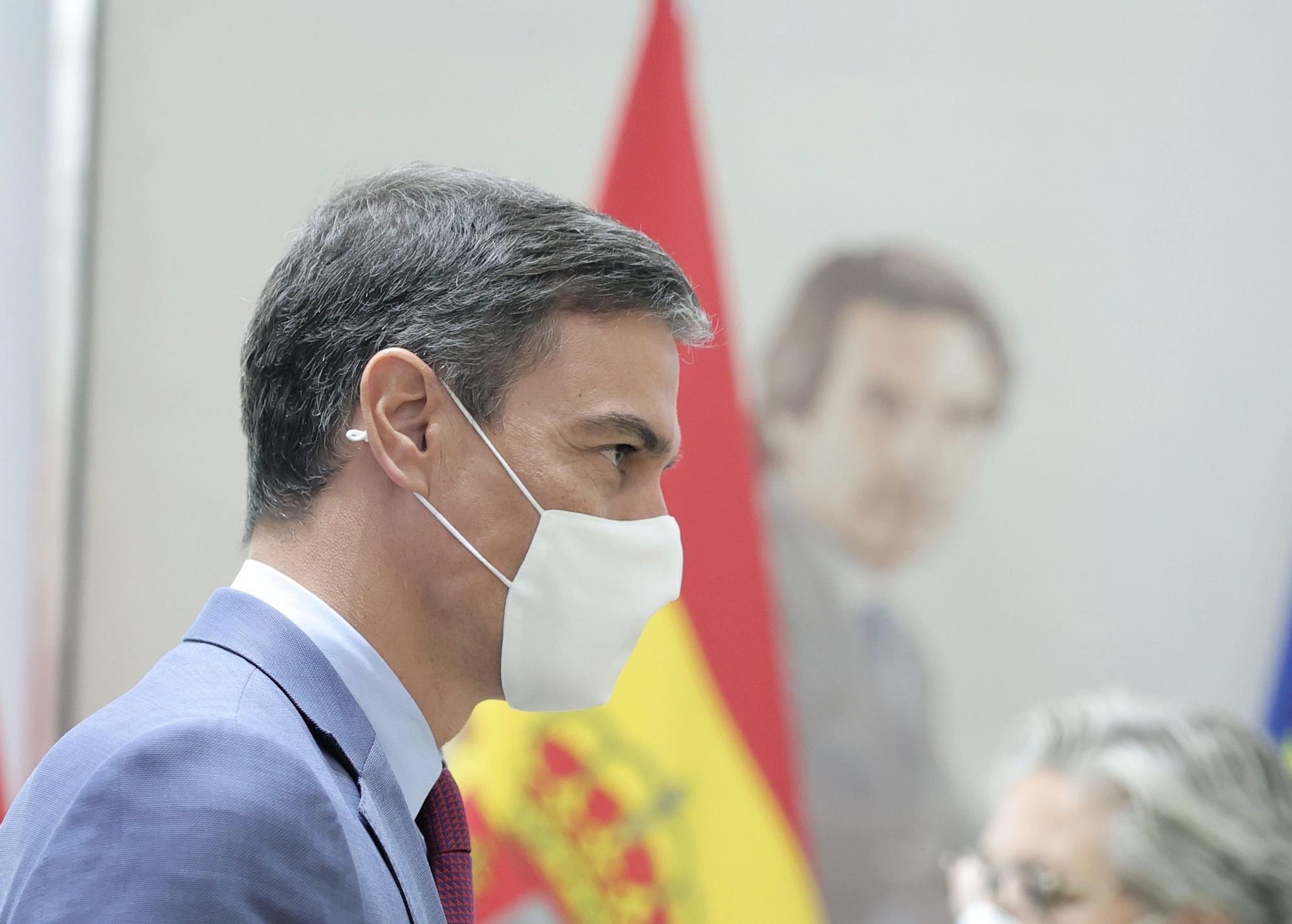 El presidente del Gobierno, Pedro Sánchez, durante su reunión  con el primer ministro de la República de Albania, en el Palacio de la Moncloa, a 4 de octubre de 2021, en Madrid, (España).