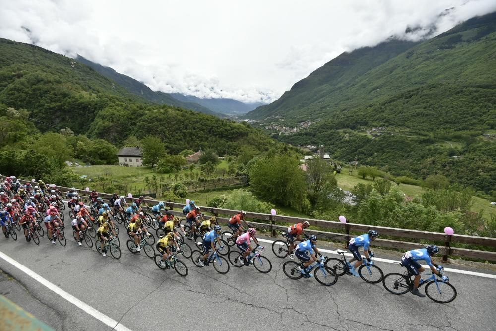 28 May 2019, Italy, Ponte Di Legno: Cyclists ...