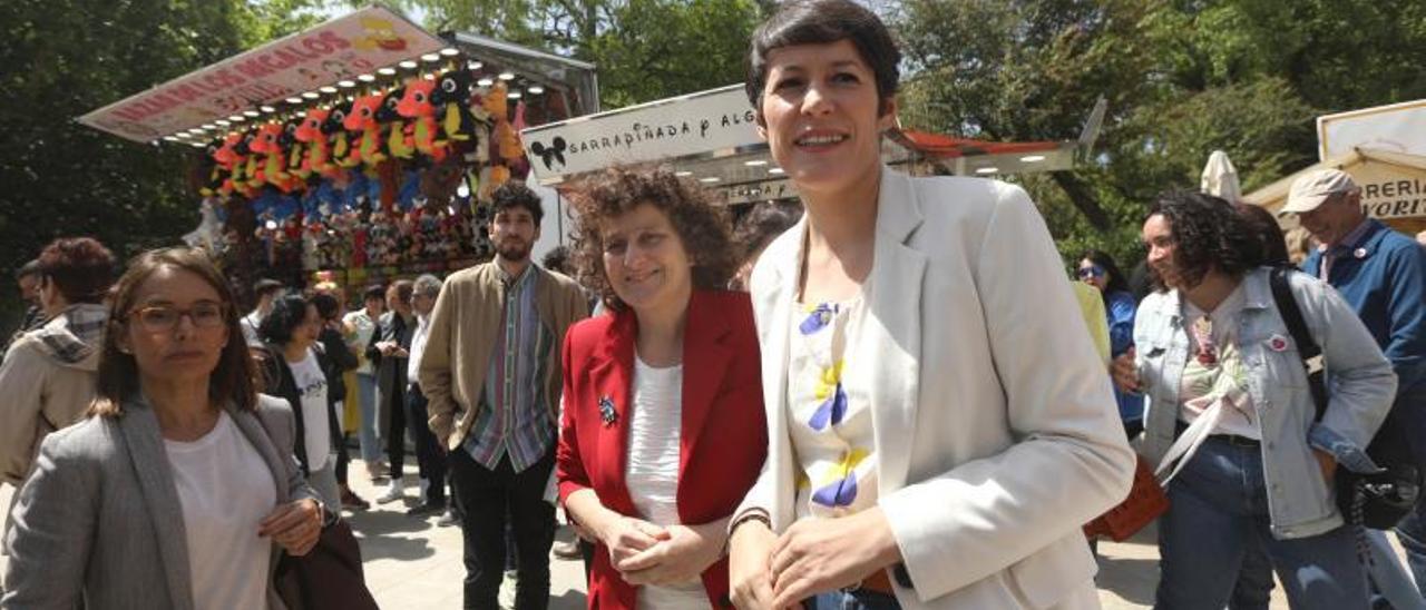 Pontón, con Goretti Sanmartín a su derecha, en Santiago.