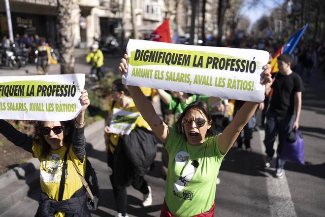 Imagen tomada durante manifestación de la comunidad educativa, el 11 de febrero en Bracelona