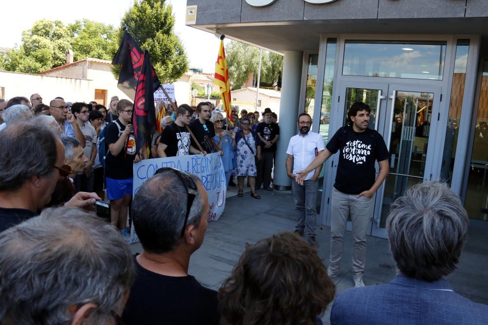 L'alcalde de Verges declara al jutjat que no ha incitat odi contra la Guàrdia Civil