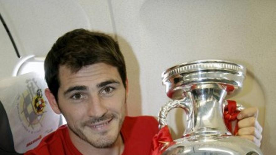 Iker Casillas y Xavi Hernández, amigos y rivales