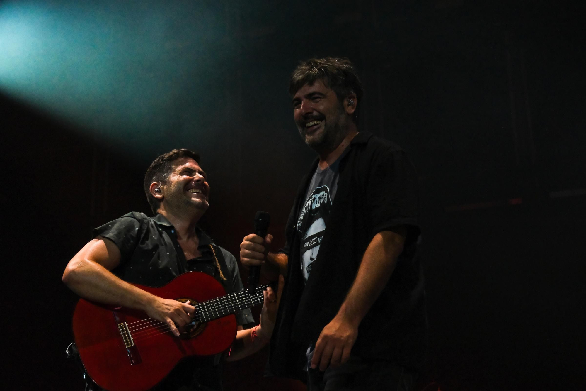 Momentos del concierto de los hermanos Muñoz (Estopa) en el recinto Marenostrum Fuengirola