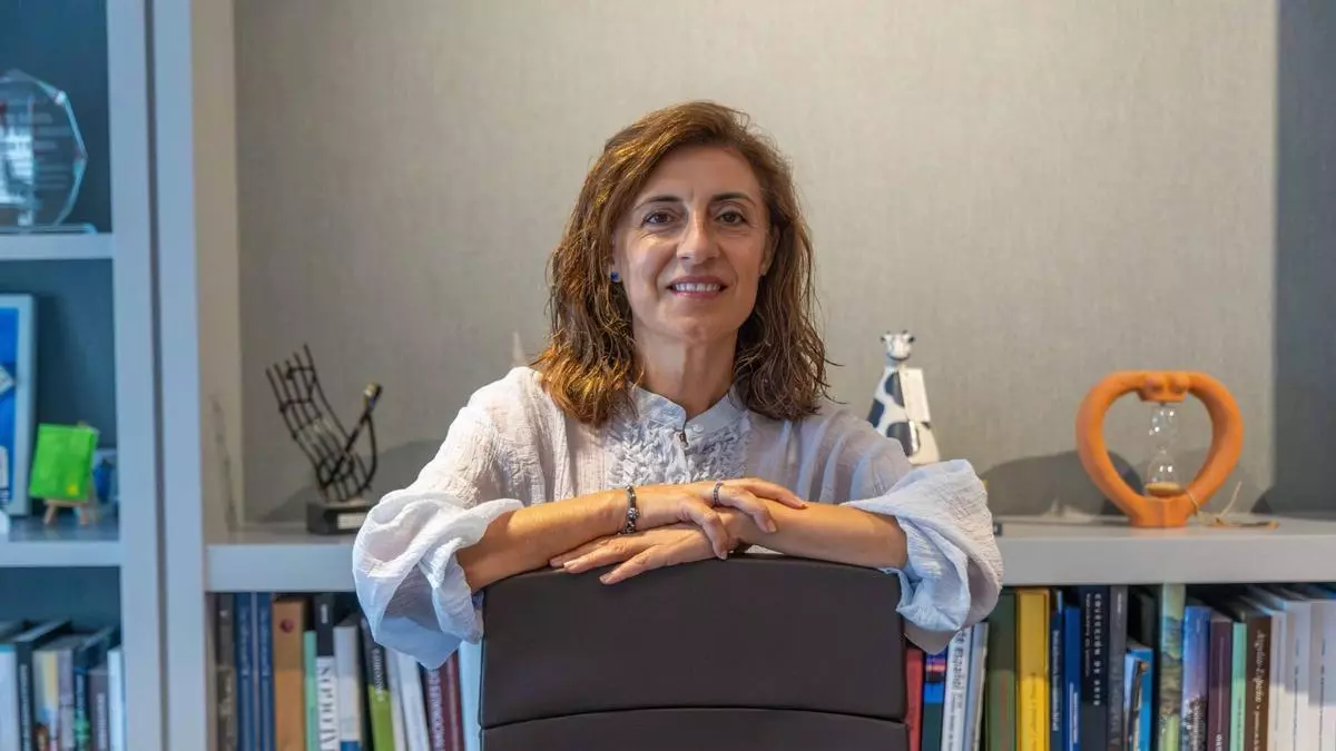 Ángeles Vázquez, conselleira de Medio Ambiente: «Si hay ayuntamientos que no reducen las fugas de agua en la red, no nos va a quedar otra que sancionar»