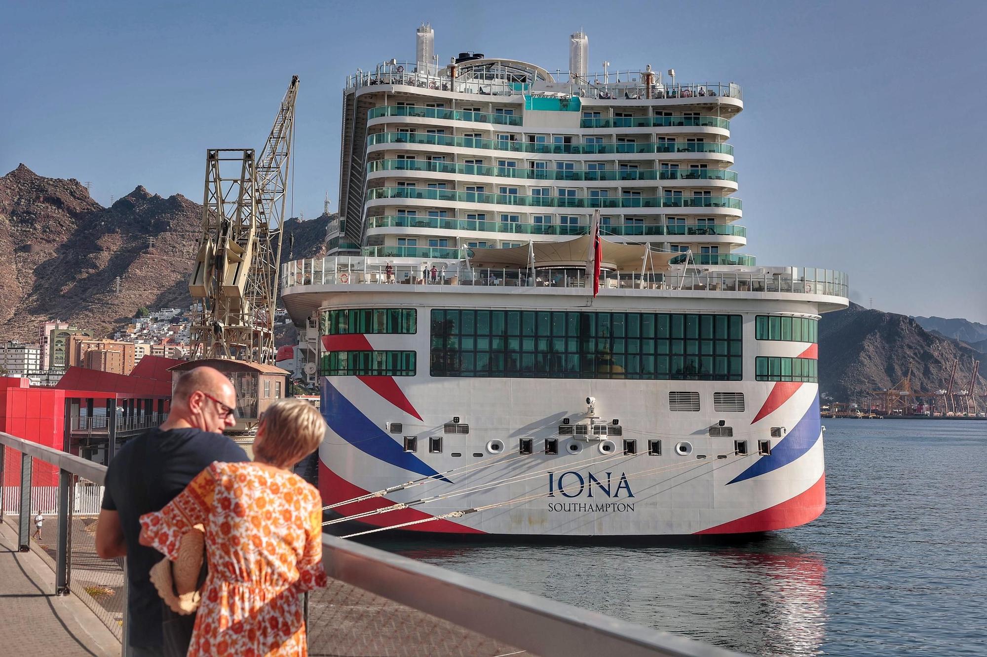 Así es el crucero Iona, uno de los más grandes del mundo y que llega al puerto de Santa Cruz