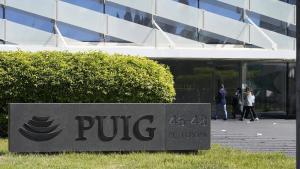 Una de las dos torres que hacen de sede y oficinas centrales de Puig en la Plaça Europa de lHospitalet de Llobregat