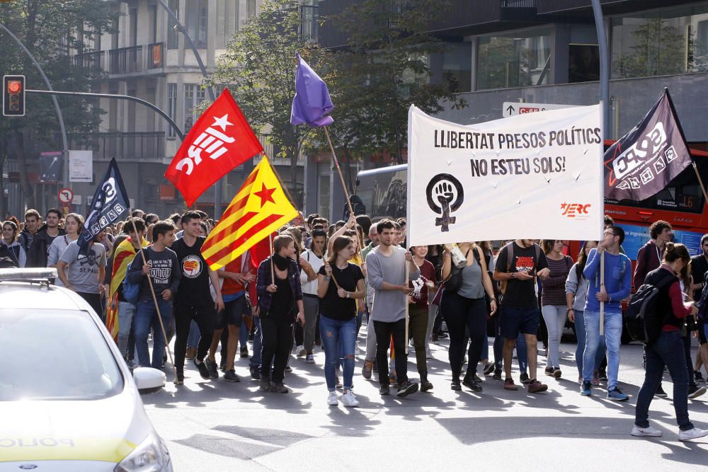 Un miler d'estudiants demanen l'alliberament dels «presos polítics» a Girona