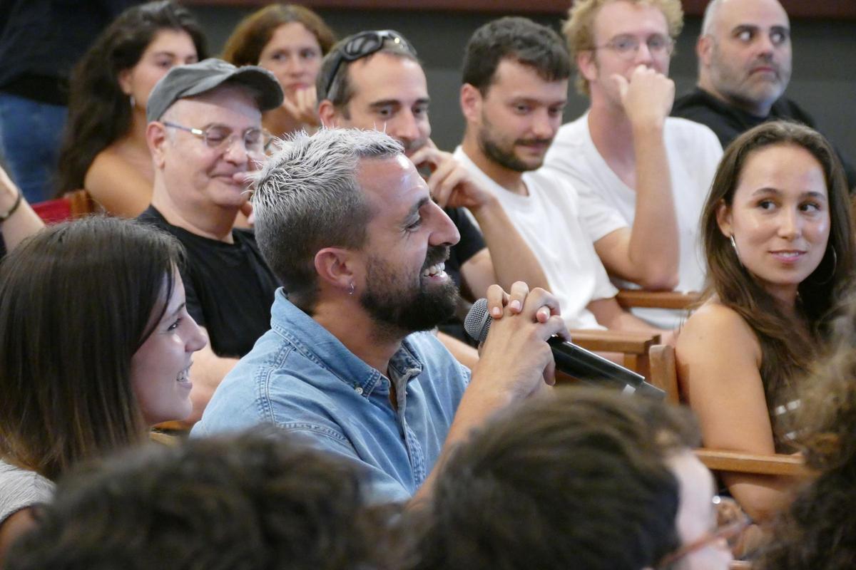 EN IMATGES | El Festival Acústica presenta el cartell de la seva vint-i-tresena edició a l'Antiga Fàbrica Estrella Damm