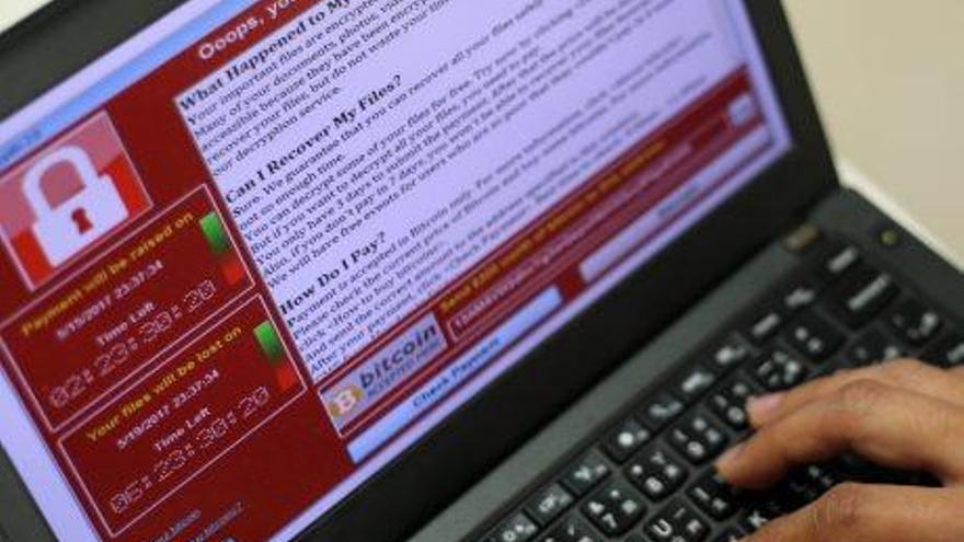 La pantalla d&#039;un ordinador segrestat pel Wannacry