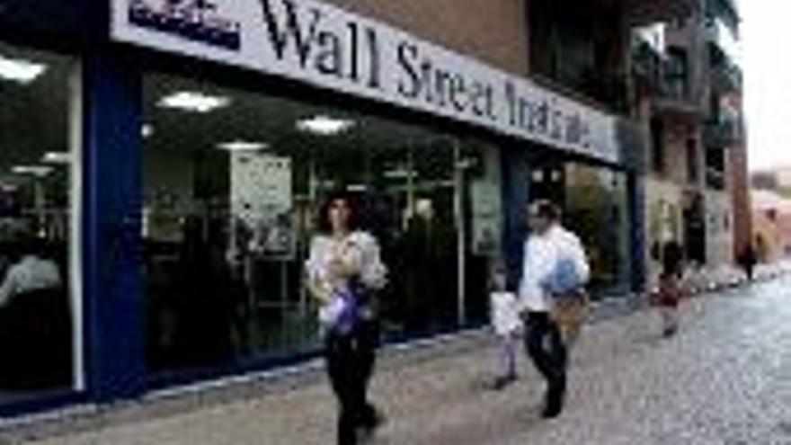 El cierre de Opening y Wall Street causa 300 denuncias