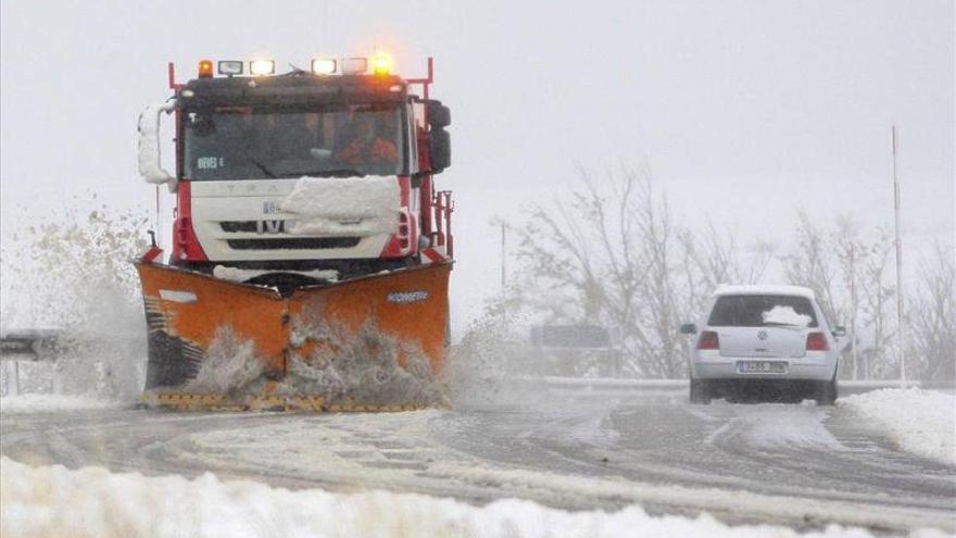 Fomento incrementa los medios para actuaciones frente a nevadas en Huesca