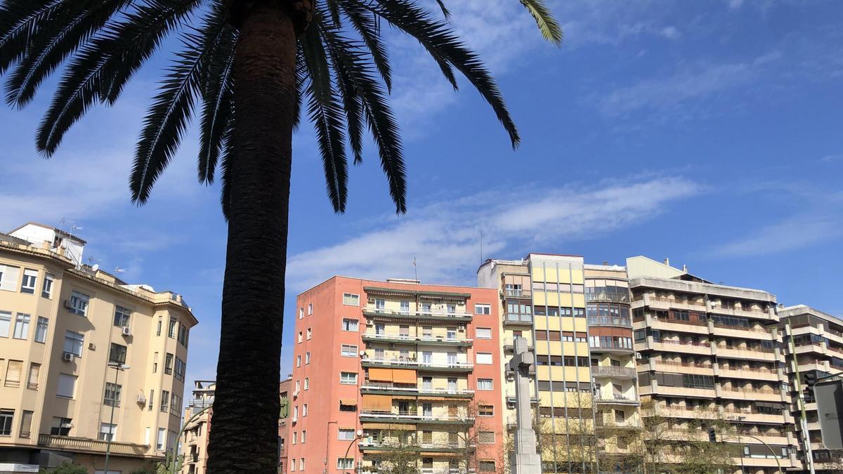 Fotogalería | La plaza de América y la Cruz de los Caídos de Cáceres