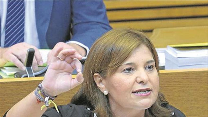 Puig responde a Bonig que solo «cesaría a la líder de la oposición»