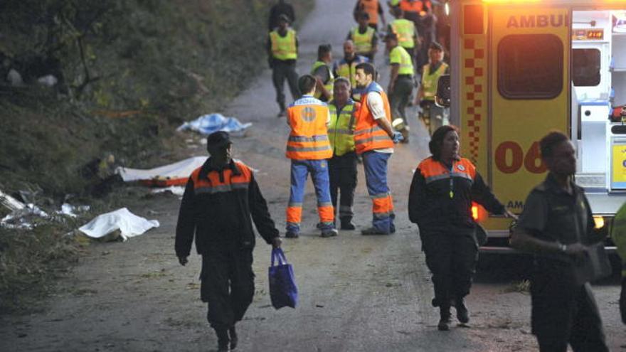 Sis morts i prop de vint ferits en un ral·li disputat a Galícia