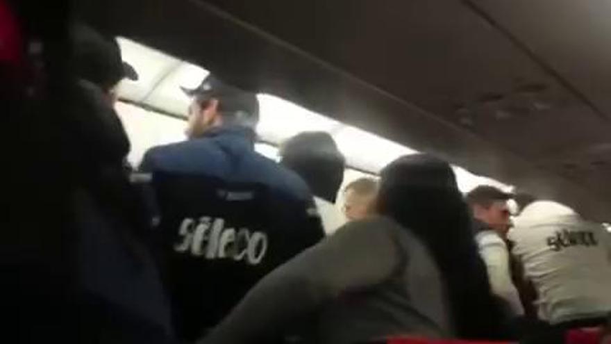 Así fue pelea de Nani con un aficionado de La Lazio en el avión