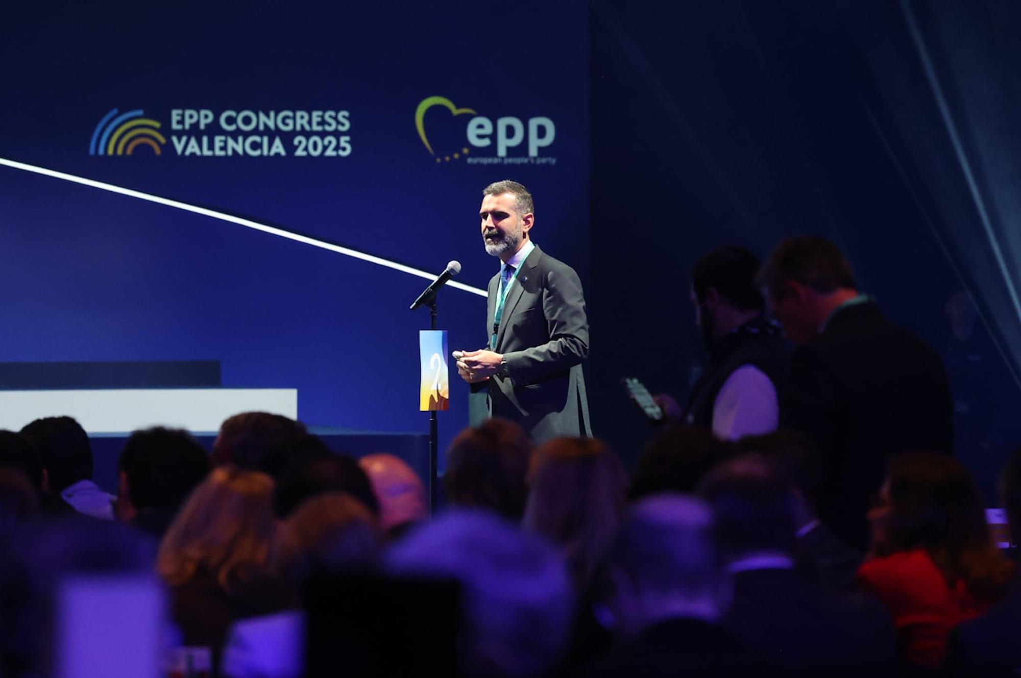 Todas las fotos de la segunda jornada del congreso del PP europeo en València