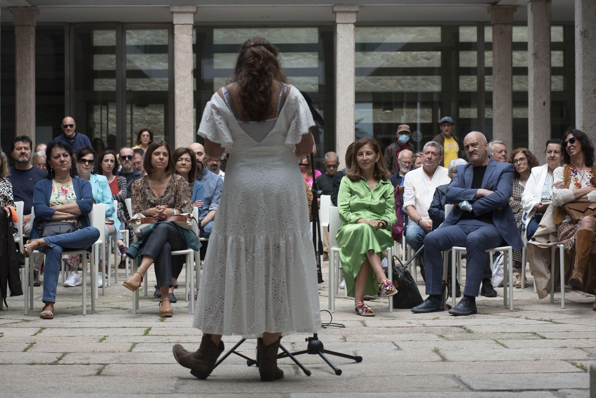 Acto poético musical de presentación 'Poemas guardados' de Lino Braxe en la Fundación Luis Seoane