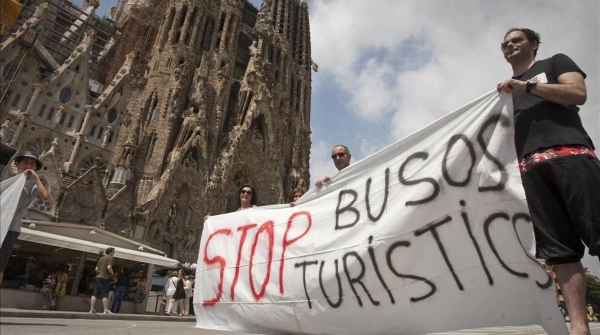 icoy16273994 protesta sagrada familia161103200035