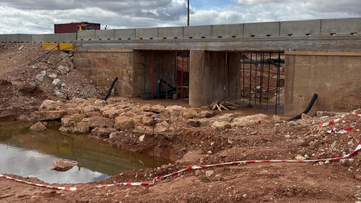 Reconstrucción del puente de la CV-473 sobre la rambla de La Torre, en Utiel.