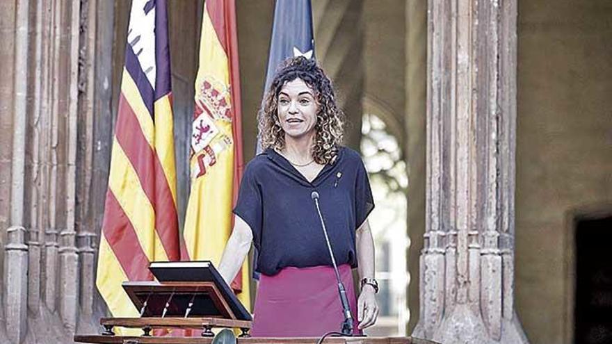 La consellera de Hacienda, Rosario SÃ¡nchez, en su toma de posesiÃ³n.