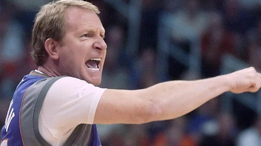 Robert Sarver aprieta para que se cierre rápido la venta