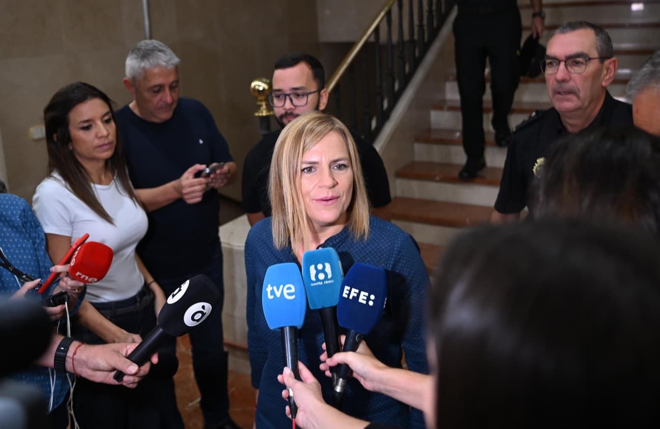 Reunión en la Subdelegación del Gobierno en Alicante para seguir la evolución de la alerta roja por lluvias