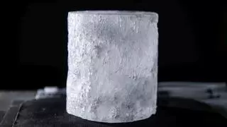 El polvo de estrellas atrapado en el hielo antártico desvela el viaje de la Tierra por el cosmos