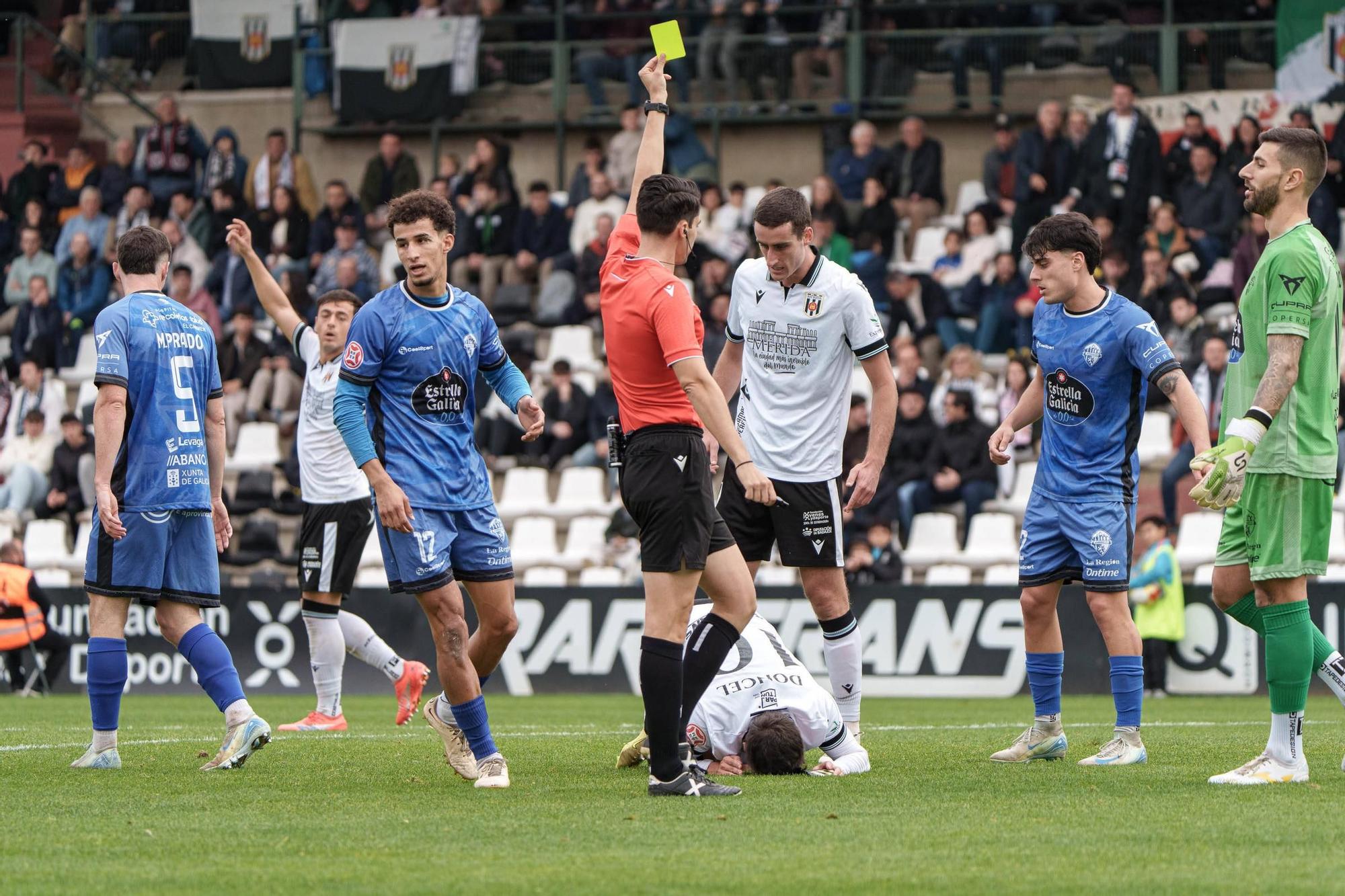 FOTOGALERÍA | Las mejores imágenes del partido Mérida-Orense