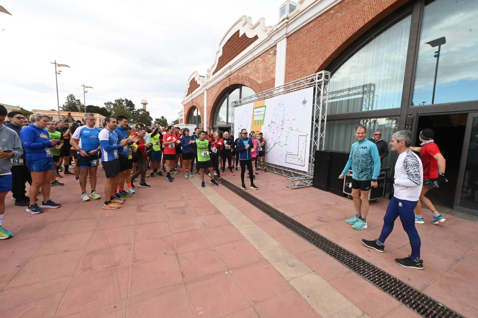 Martín Fiz y Abel Antón dan el pistoletazo de salida al Marató bp Castelló