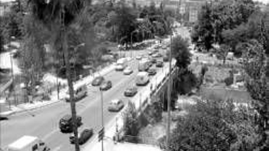 El ayuntamiento señaliza San Roque antes de cerrar el puente