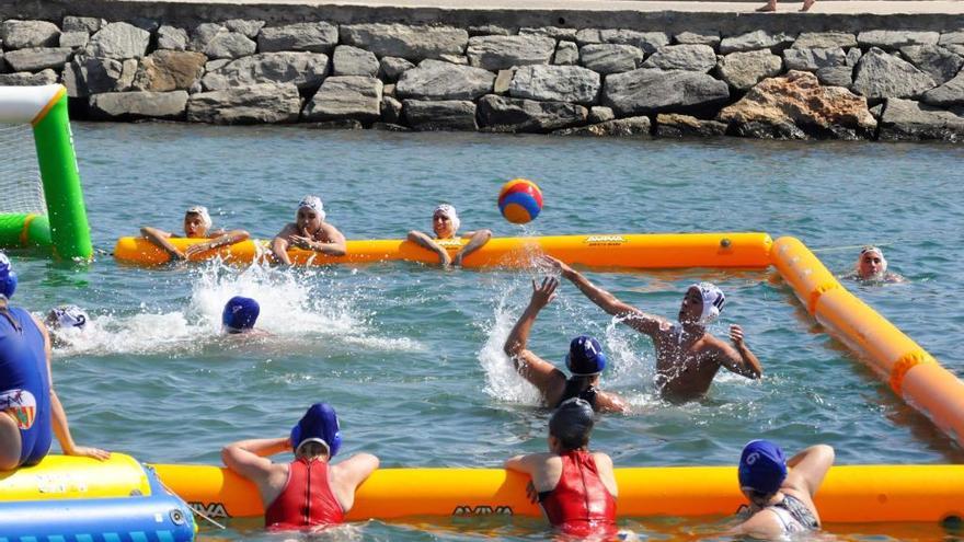 Vuit equips juguen en el Beach Polo d&#039;Empuriabrava