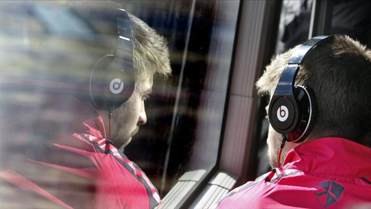 Piqué se concentra antes de los partidos con su playlist