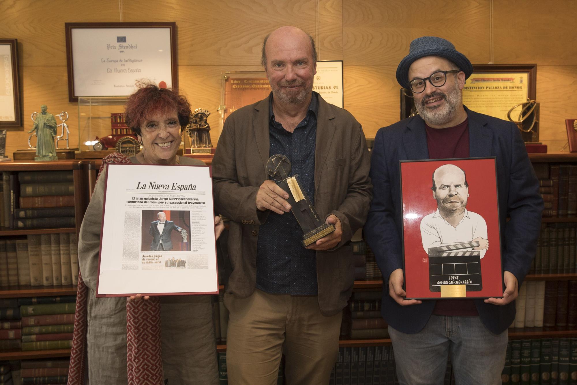 En imágenes: Entrega del "Asturiano del mes" al guionista avilesino Jorge Guerricaechevarría