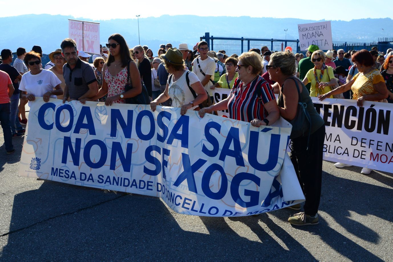 Moaña planta el grito en la calle: "Coa nosa saúde non se xoga"