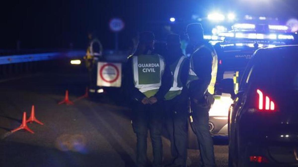 Agentes de la Guardia Civil de Tráfico.