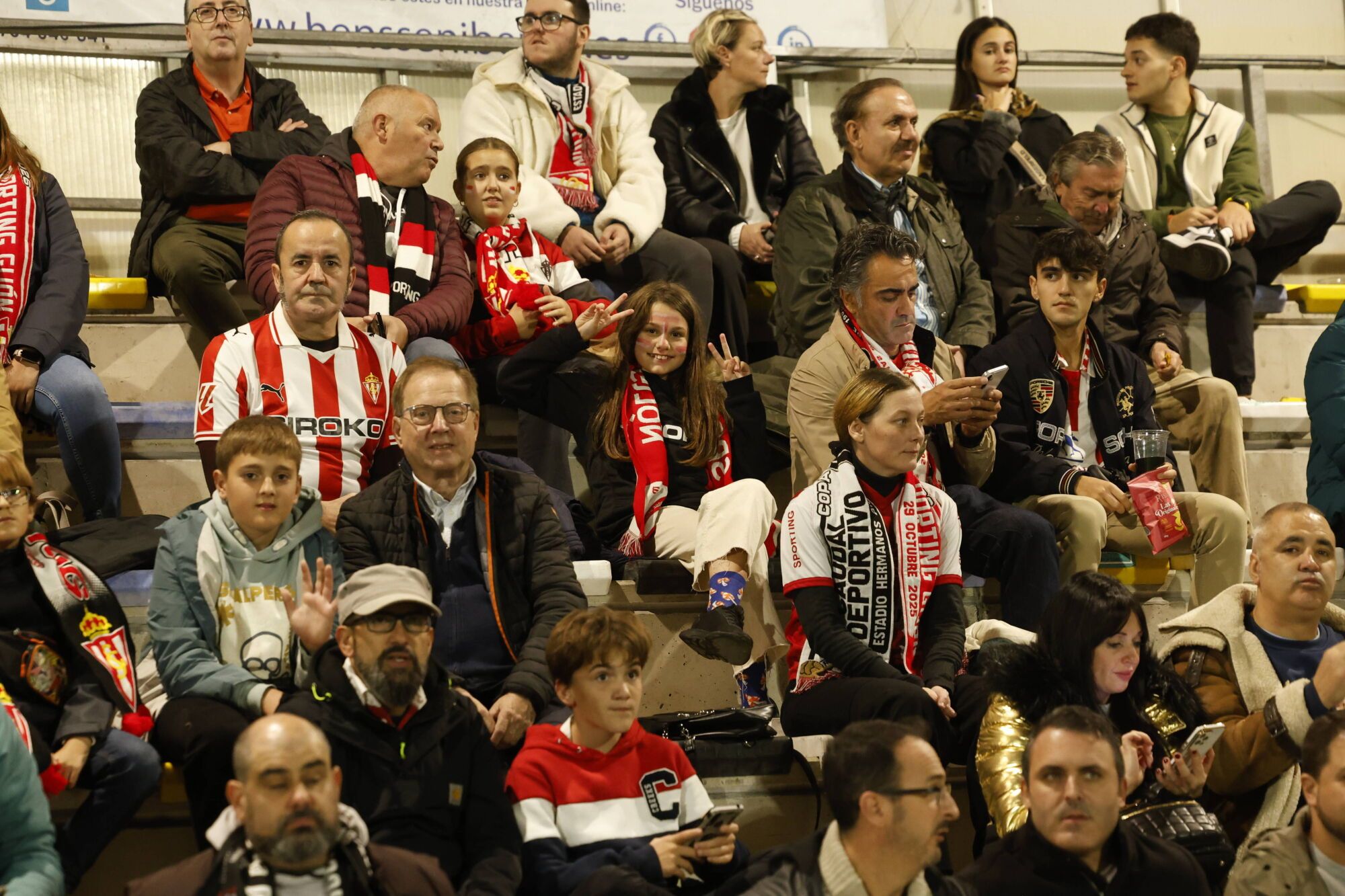 EN IMÁGENES: Gran ambiente en Mieres para el Caudal-Sporting de Copa del Rey