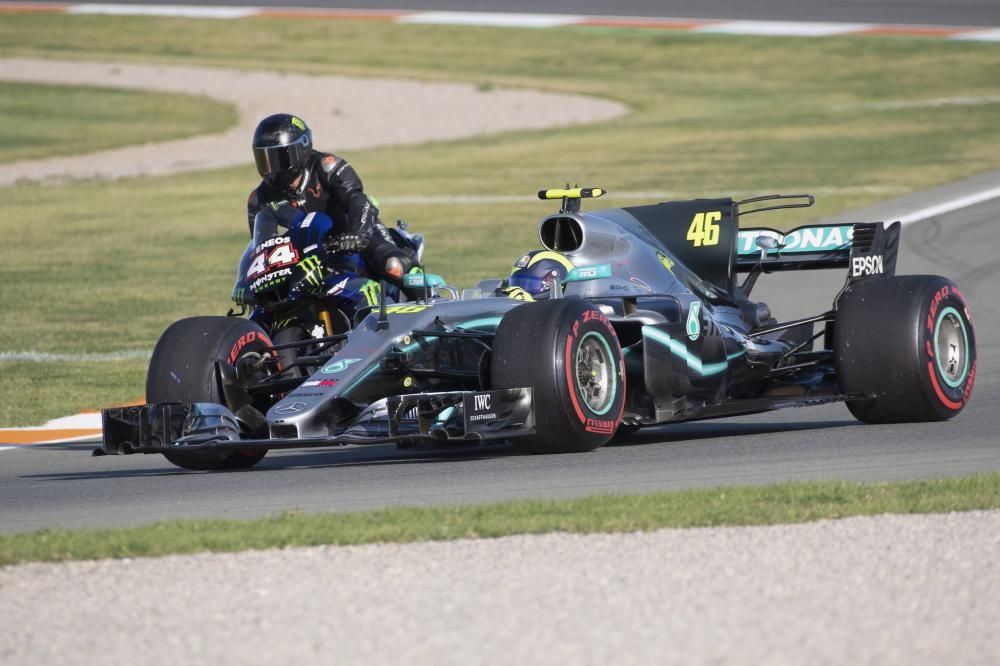 Rossi y Hamilton, en Cheste