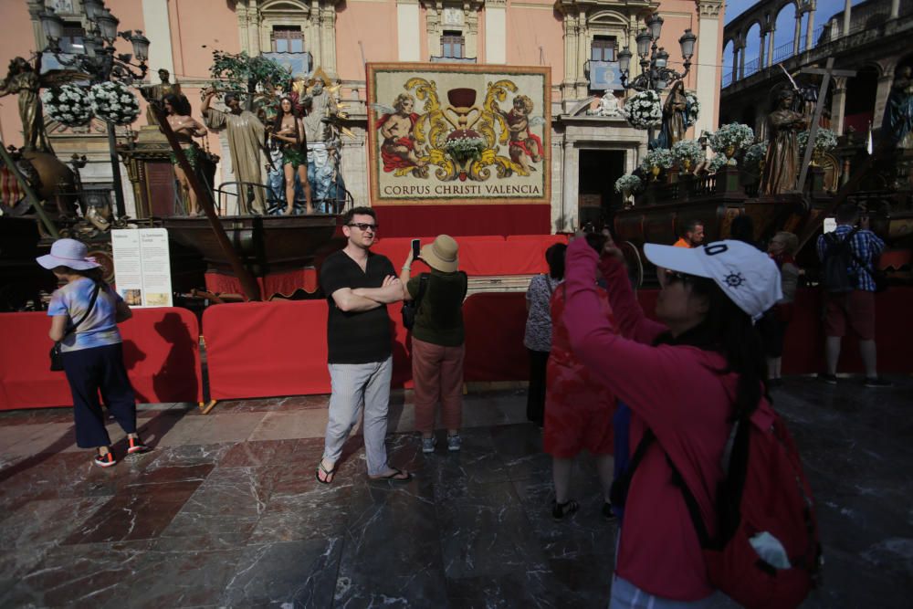 Las Rocas, expuestas en la plaza de la Virgen