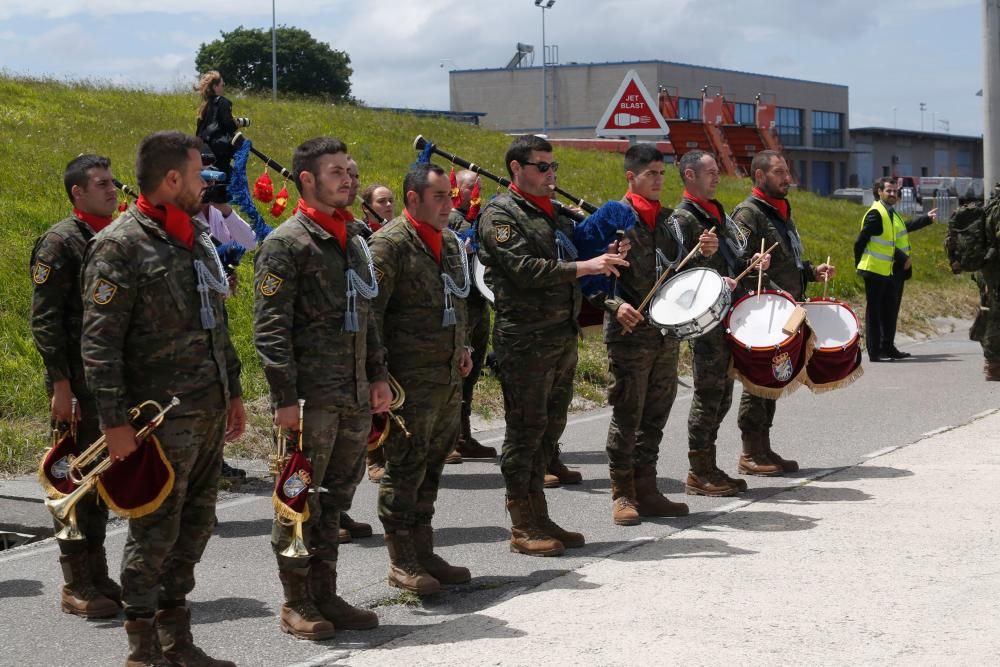 Llegada al aeropuerto de Asturias de los militares procedentes de Polonia