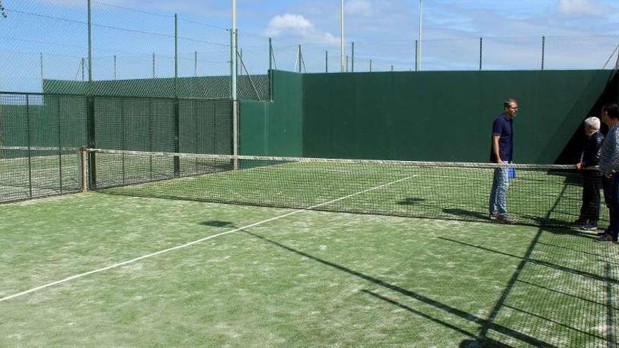 Deportes culmina la reforma de siete pistas de tenis y pádel de Samil