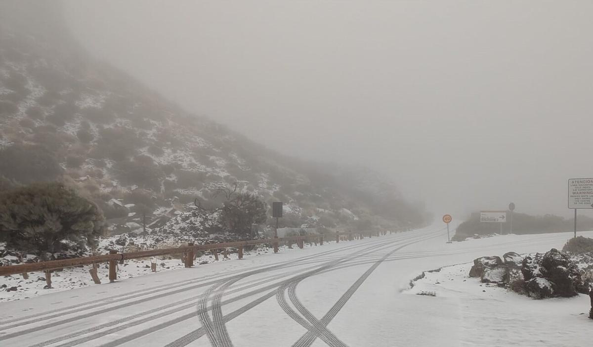 Nieve en el Teide por la borrasca Therese