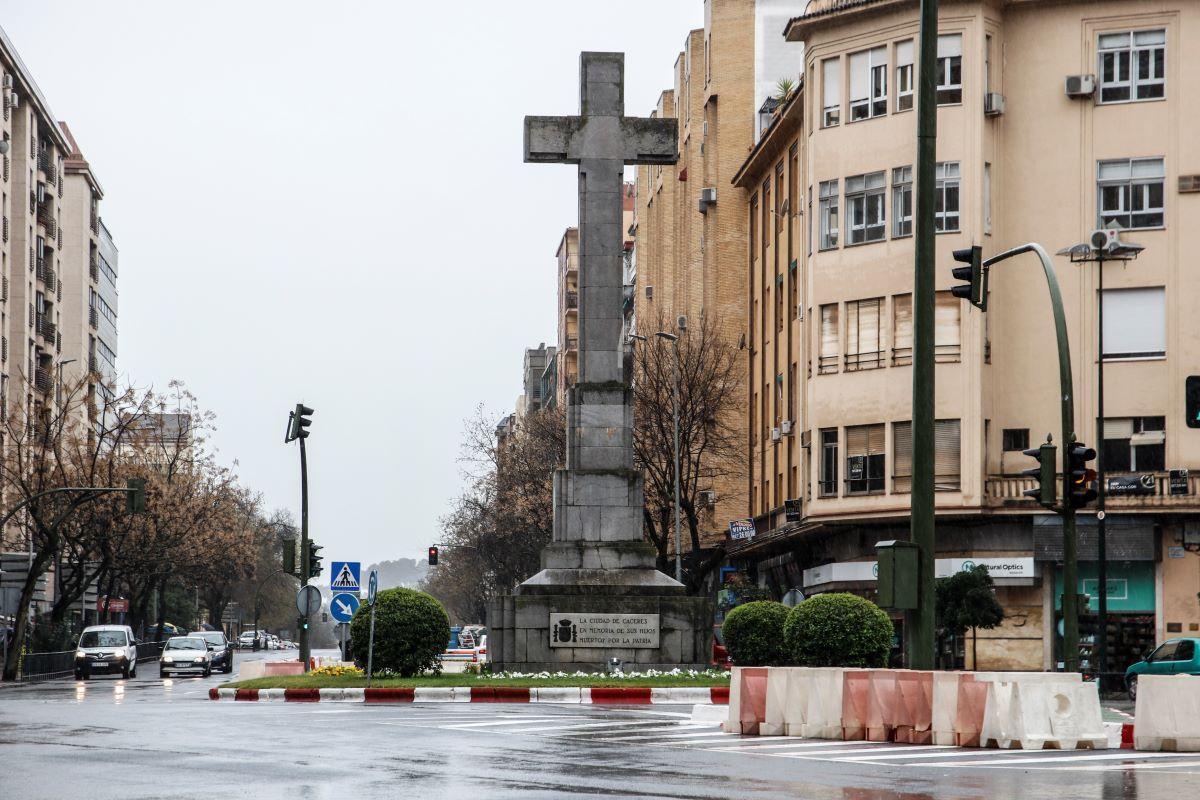 La Cruz de los Caídos, ubicada en el centro de la ciudad.