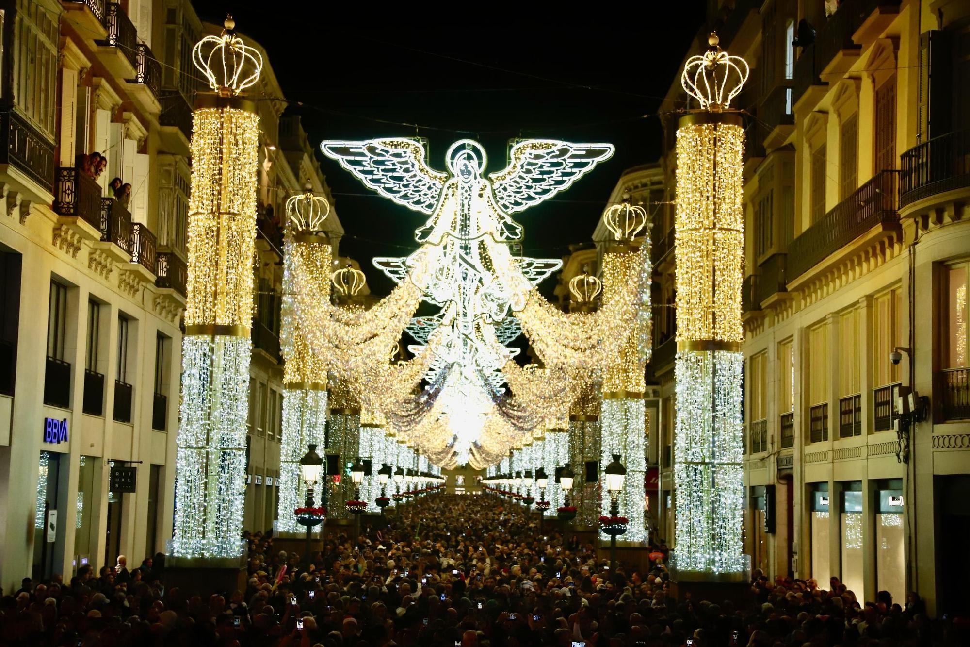 Navidad en Málaga | La calle Larios enciende sus luces de Navidad