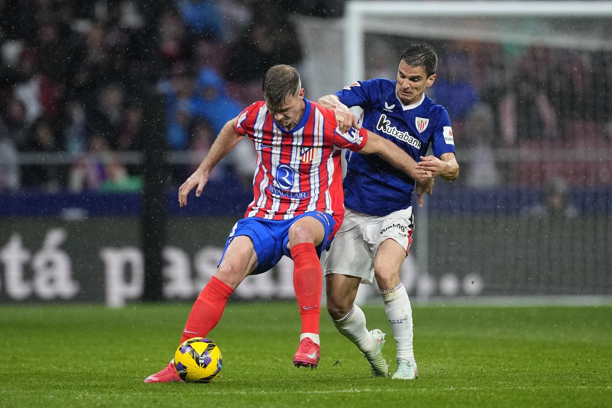 Alexander Sorloth of Atletico de Madrid and Inigo Ruiz de Galarreta of Athletic Club in action during the Spanish League, LaLiga EA Sports, football match played between Atletico de Madrid and Athletic Club de Bilbao at Riyadh Air Metropolitano stadium on March 1, 2025, in Madrid, Spain. AFP7 01/03/2025 ONLY FOR USE IN SPAIN. Oscar J. Barroso / AFP7 / Europa Press;2025;SPAIN;Soccer;Sport;ZSOCCER;ZSPORT;Atletico de Madrid v Athletic Club de Bilbao - LaLiga EA Sports;