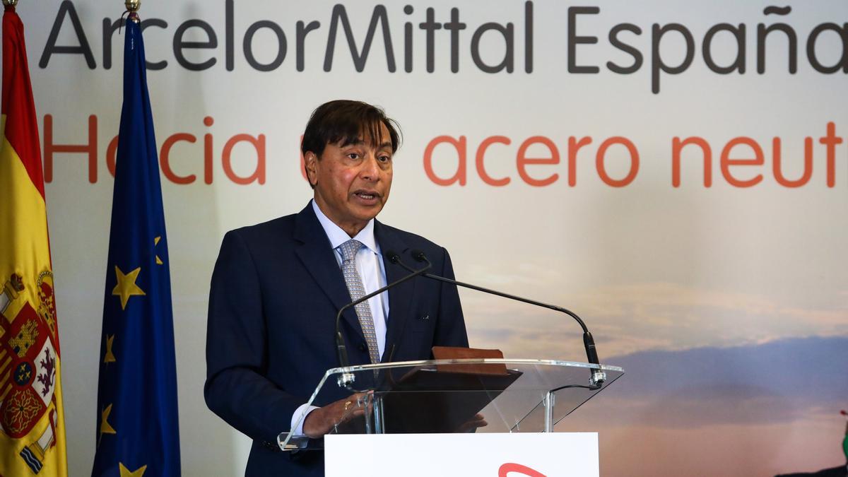 Visita se Pedro Sanchez a ArcelorMittal, que  construirá un horno de arco eléctrico en Asturias con el se inicia "una nueva época" industrial en la factoría