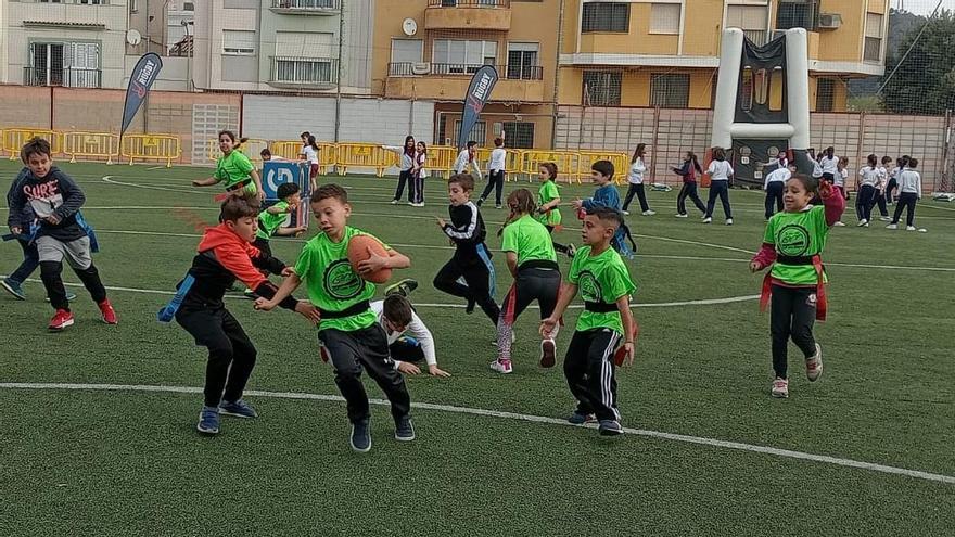 Los escolares son los protagonistas de las actividades de promoción del rugby en Tavernes