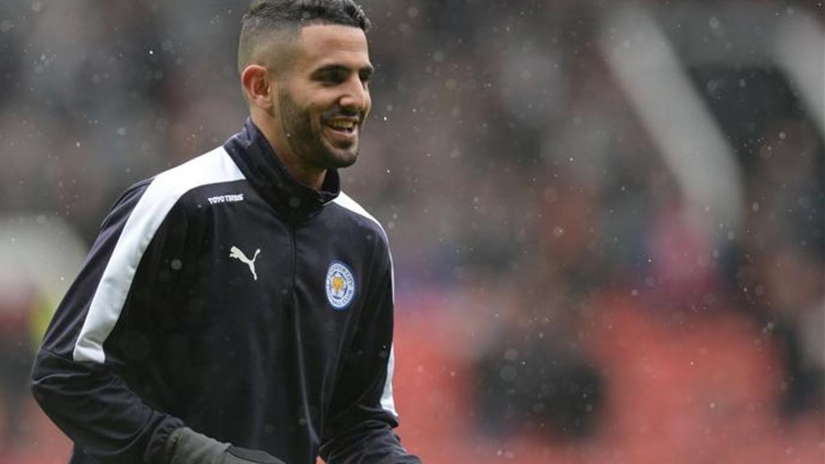 Las posibilidades de que Mahrez recale en el Barcelona se han congelado según aseguran desde Inglaterra