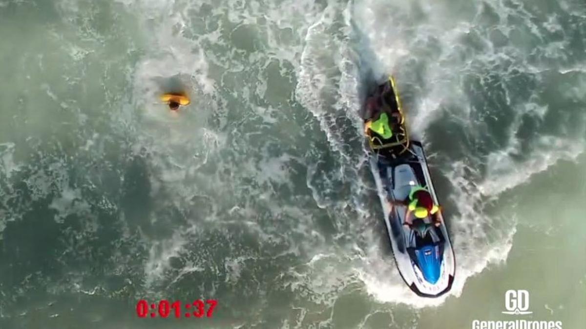 Rescatan con dron a dos menores del Puerto de Sagunt.