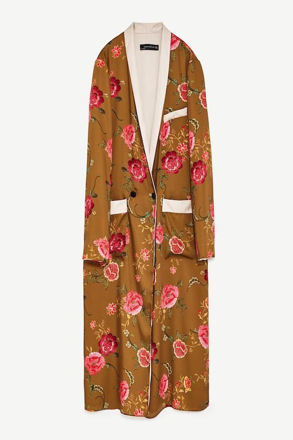 Batín con flores, de Zara, 59,95 euros